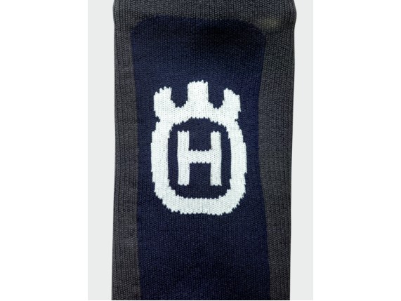 pho_hs_closeup_45503_3hs192030x_functional_waterproof_socks_close_up3__sall__awsg__v1