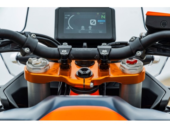 pho_pp_mon_652314_my25_ktm_890_adventure_r___details_ktm_890_adventure_r__sall__awsg__v1