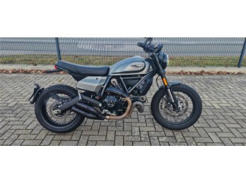 Scrambler NIGHTSHIFT 800