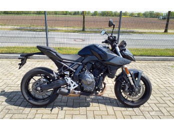 GSX-8 S