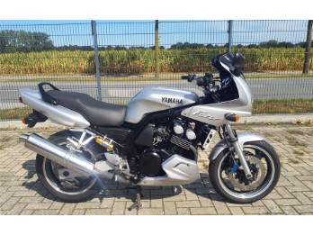 FZS 600 FAZER
