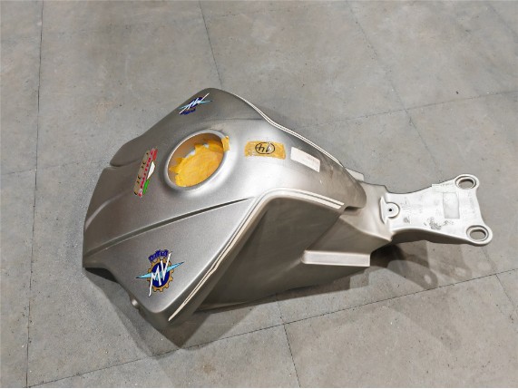 80A0B9413 GEBR, BENZINTANK BRUTALE 800