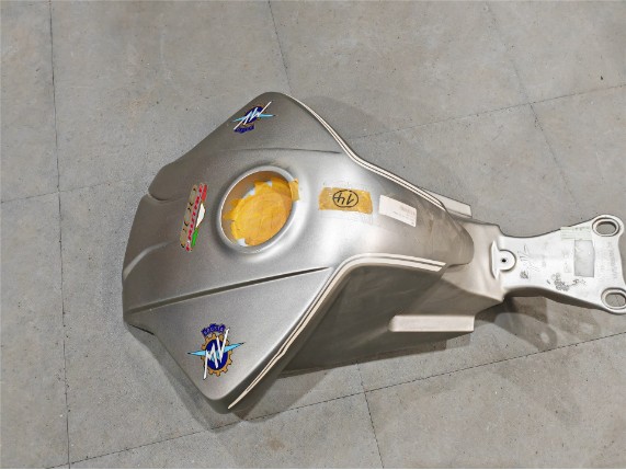 80A0B9413 GEBR, BENZINTANK BRUTALE 800