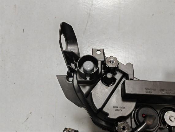 BAP-84301-02-00-GEB, SCHEINWERFER TRACER 9 GT