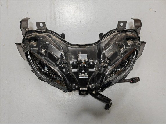 BAP-84301-02-00-GEB, SCHEINWERFER TRACER 9 GT