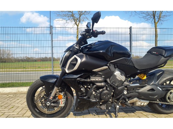 DUCATI DIAVEL V4, 0003070