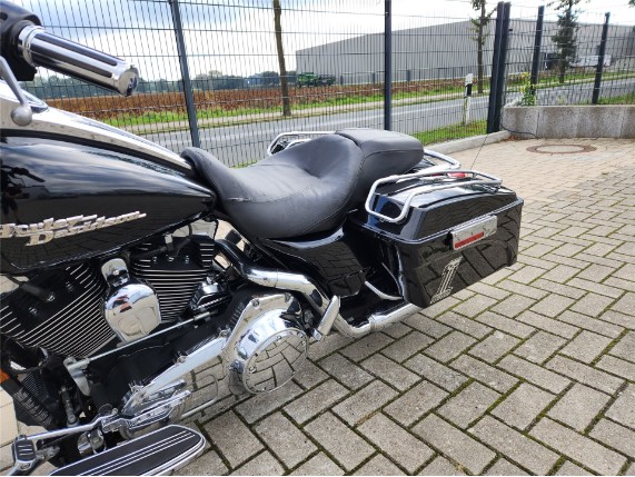 HARLEY DAVIDSON FLHX STREET GLIDE 1584, 1HD1KB4127Y609596