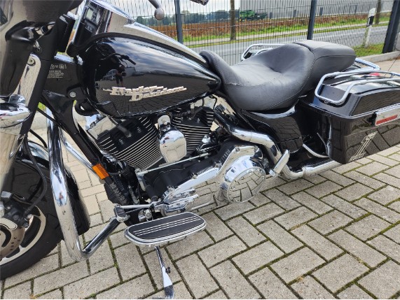 HARLEY DAVIDSON FLHX STREET GLIDE 1584, 1HD1KB4127Y609596