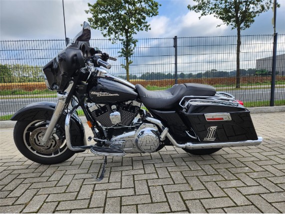 HARLEY DAVIDSON FLHX STREET GLIDE 1584, 1HD1KB4127Y609596