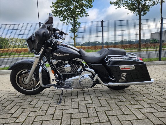 HARLEY DAVIDSON FLHX STREET GLIDE 1584, 1HD1KB4127Y609596