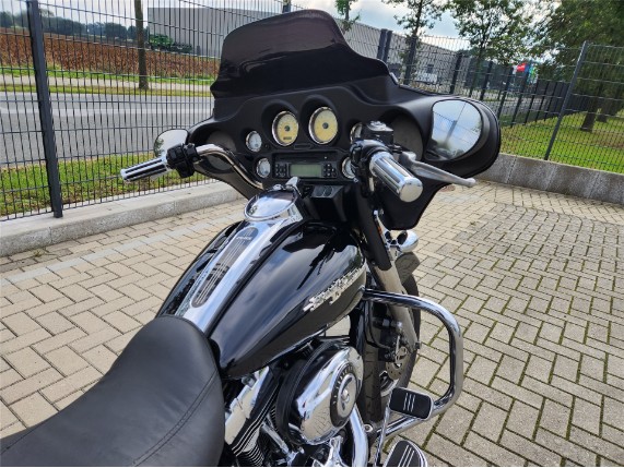 HARLEY DAVIDSON FLHX STREET GLIDE 1584, 1HD1KB4127Y609596