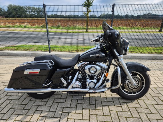 HARLEY DAVIDSON FLHX STREET GLIDE 1584, 1HD1KB4127Y609596