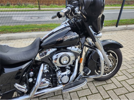 HARLEY DAVIDSON FLHX STREET GLIDE 1584, 1HD1KB4127Y609596