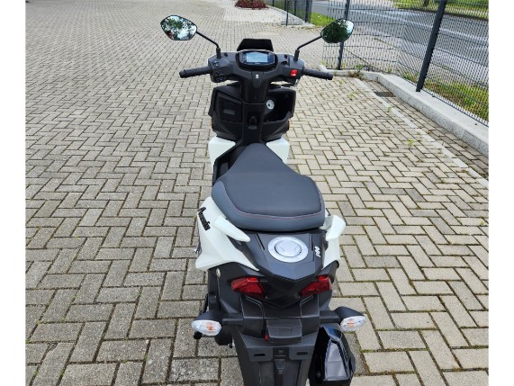 SUZUKI Avenis 125, 0003008