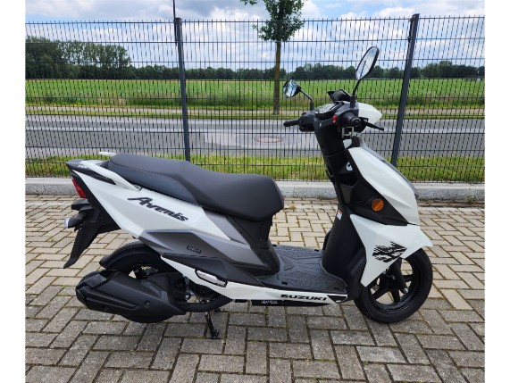 SUZUKI Avenis 125, 0003008