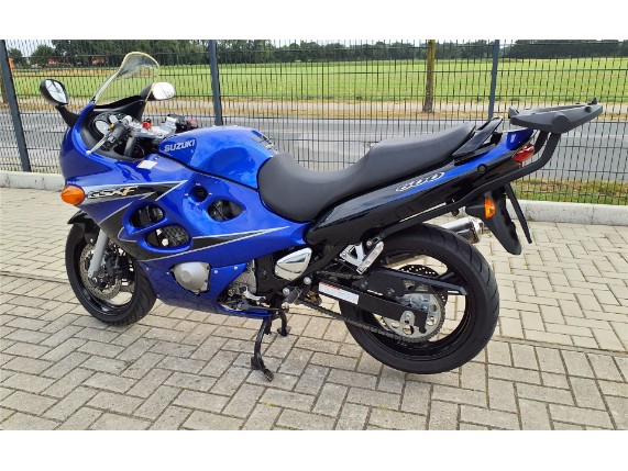 Suzuki GSX 600 F, JS1AJ111200108973