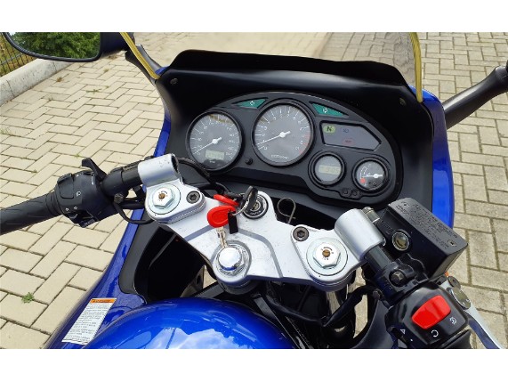 Suzuki GSX 600 F, JS1AJ111200108973