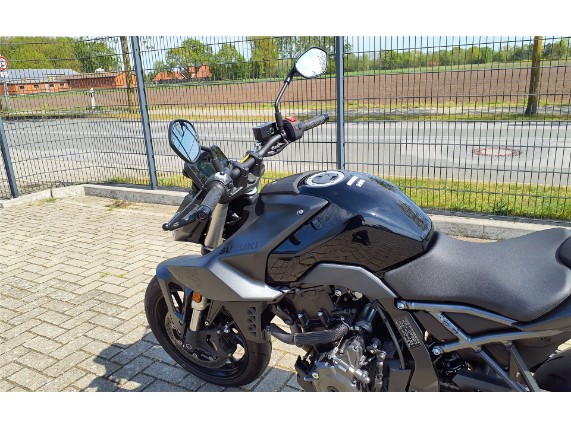 Suzuki GSX-8 S, 0003015