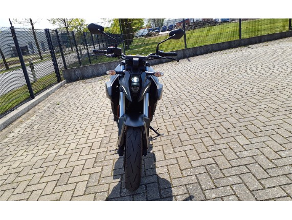 Suzuki GSX-8 S, 0003015