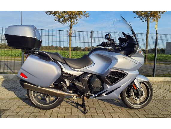 TRIUMPH TROPHY 1215 SE, 0002771