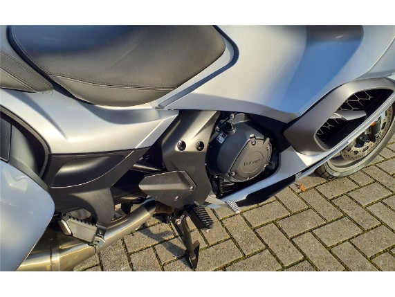 TRIUMPH TROPHY 1215 SE, 0002771