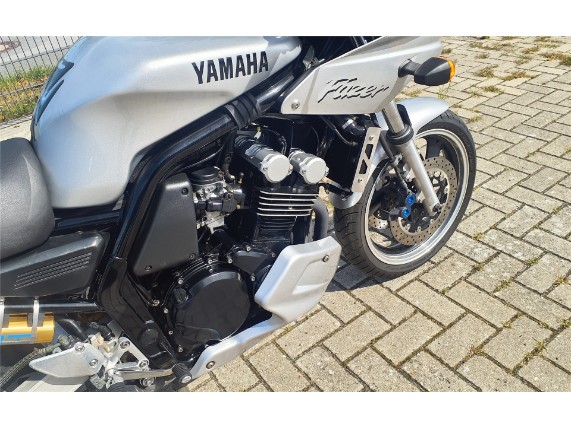 Yamaha FZS 600 FAZER, 0003119