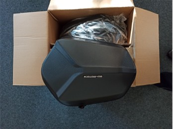 Seitenkoffer AERO mit Halterung für Versys 650 