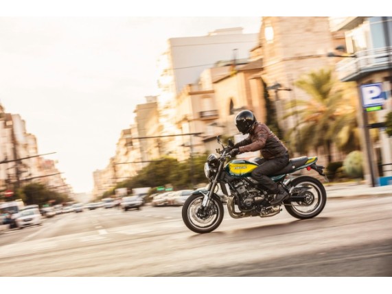 KAWASAKI Z900 RS YELLOW BALL ED Tagesz, 0036488