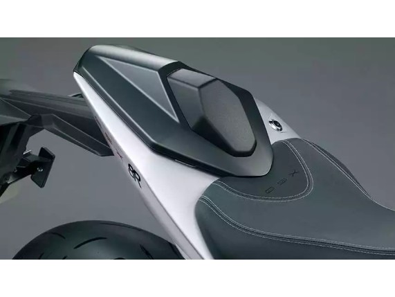 SUZUKI GSX-8R Dadai Iro Power Edition, 0037996