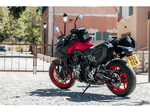 Suzuki GSX-8S, 0037921
