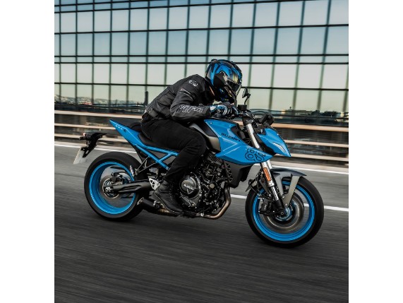 Suzuki GSX-8S, JS1EM11AZR7100377