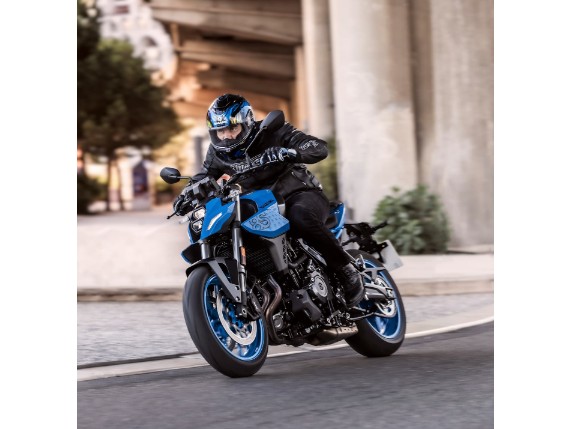 Suzuki GSX-8S, JS1EM11AZR7100377