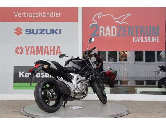 SUZUKI SFV 650 UK GLADIUS, JS1CX211100102022