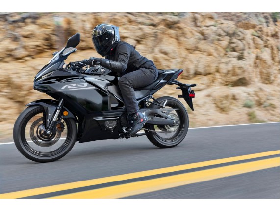 Yamaha R3 2026, 0037842