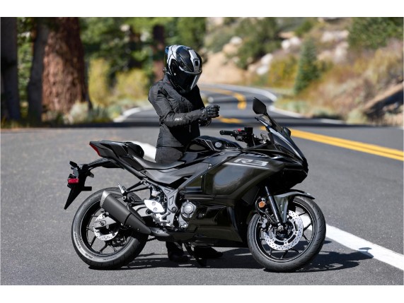 Yamaha R3 2026, 0037842