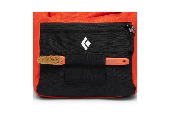 black-diamond-chalkbag-team-chalk-pot-octane_5