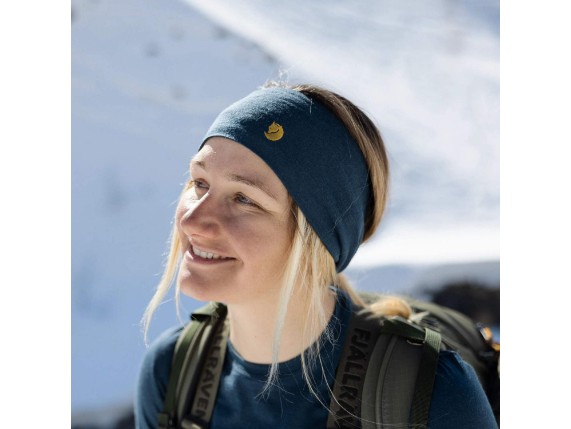 Fjaell-Raeven-bergtagen_merino_headband-mountainblue_5