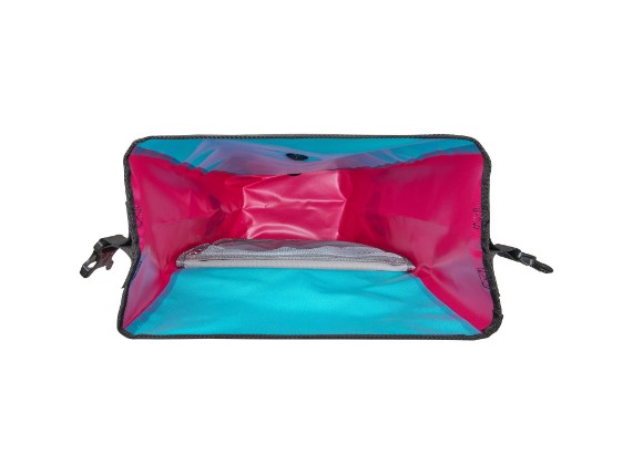 Ortlieb-Backroller-Cyber-cyberblue-cyberpink_5