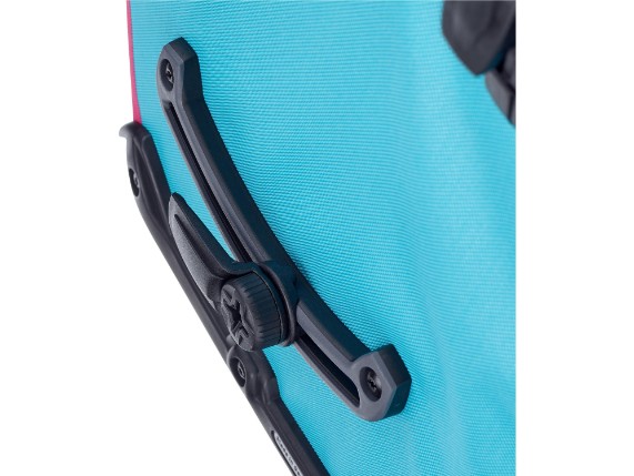 Ortlieb-Backroller-Cyber-cyberblue-cyberpink_7
