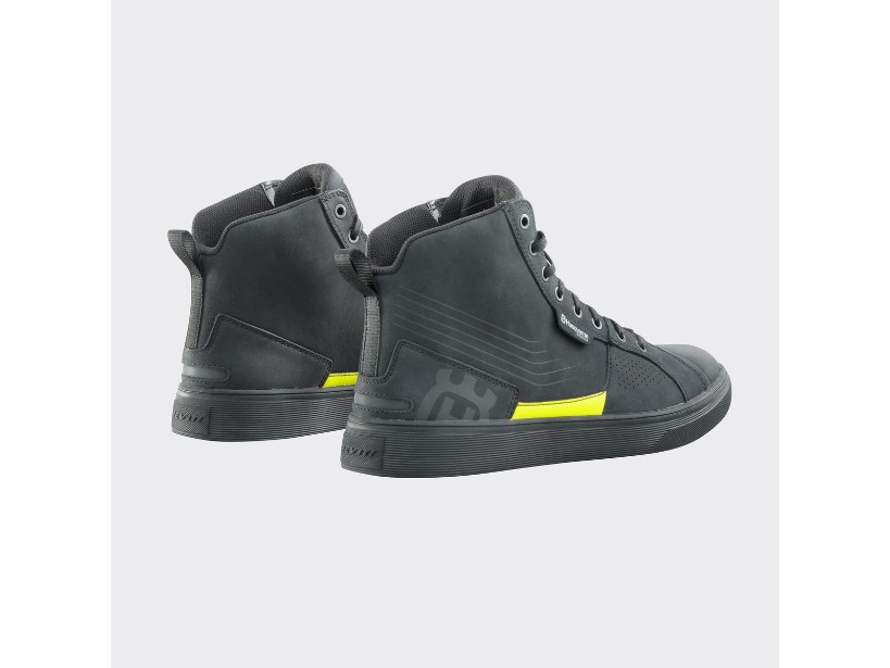 pho_hs_pers_rs_118544_3hs22004290x_sphere_shoes_back__sall__awsg__v1