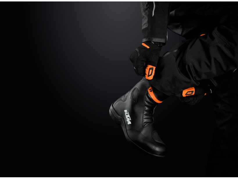 pho_pw_hero_253027_3pw191060x_andes_v2_boots_hero__sall__awsg__v1