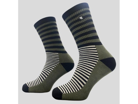 RC9614107 Half Stripe Socks