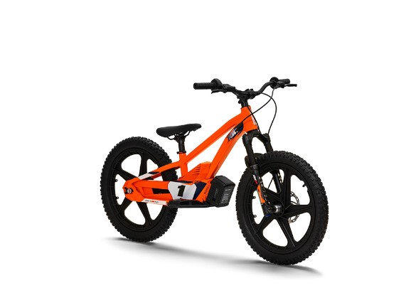 PHO_BIKE_90_REVO_KTM-SX-E-1-20-FRONT-RIGHT-GLOBAL_#SALL_#AEPI_#V1