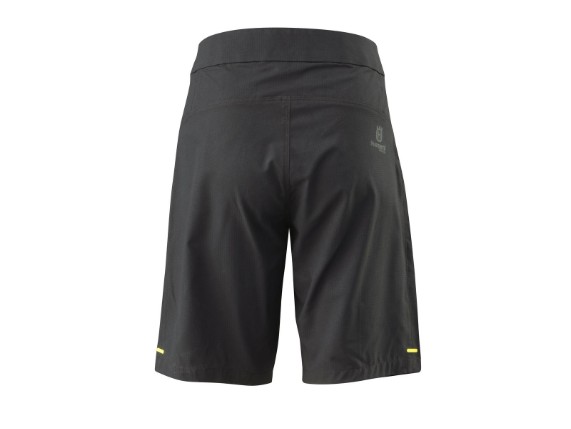 PHO_EMOB_PW_PERS_RS_101915-3HB22003460X-WOMEN-DISCOVER-SHORTS-BACK_#SALL_#AWSG_#V1