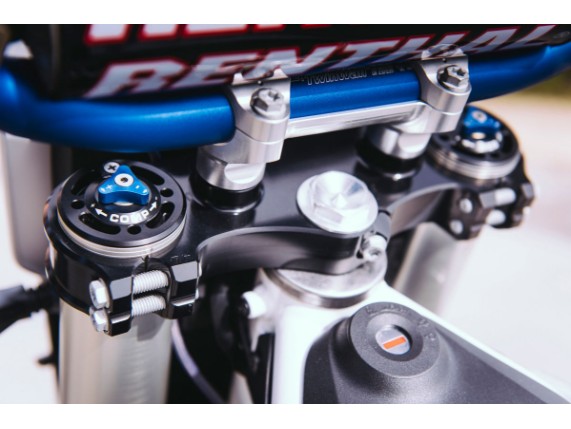 pho_hp_mon_2500192004468_factory_knob_adjuster1_mounted__sall__awsg__v1