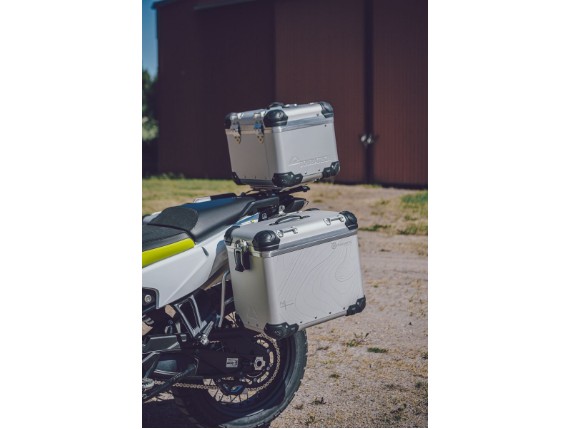 pho_hp_mon_94720_22112922044_touratech_case__left____22112929044_touratech_top_case__sall__awsg__v1