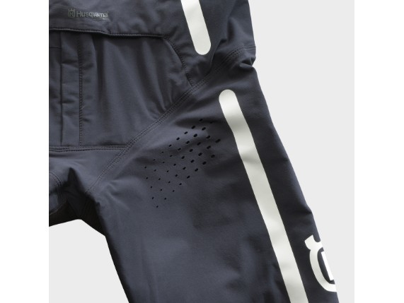 pho_hs_closeup_65190_3hs21000570x_origin_pants_detail_1__sall__awsg__v1