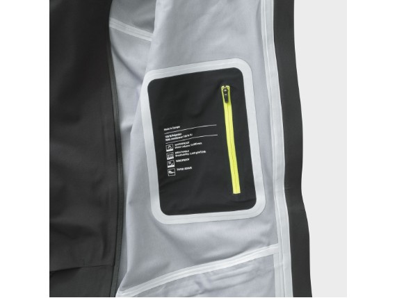 pho_hs_closeup_79492_3hs21003870x_accelerate_hardshell_jacket_innentasche__sall__awsg__v1