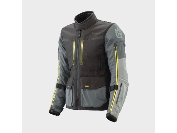 pho_hs_pers_vs_94017_3hs22004240x_scalar_wp_jacket_front45de__sall__awsg__v1