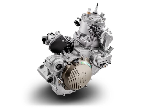 pho_nmon_73474_te_i_tx_300i_2021_engine_front__sall__awsg__v1